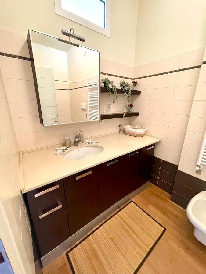 Luxury Four-Room Apartment In Monza Centro - 2 Min Walk To Train Station Exteriér fotografie