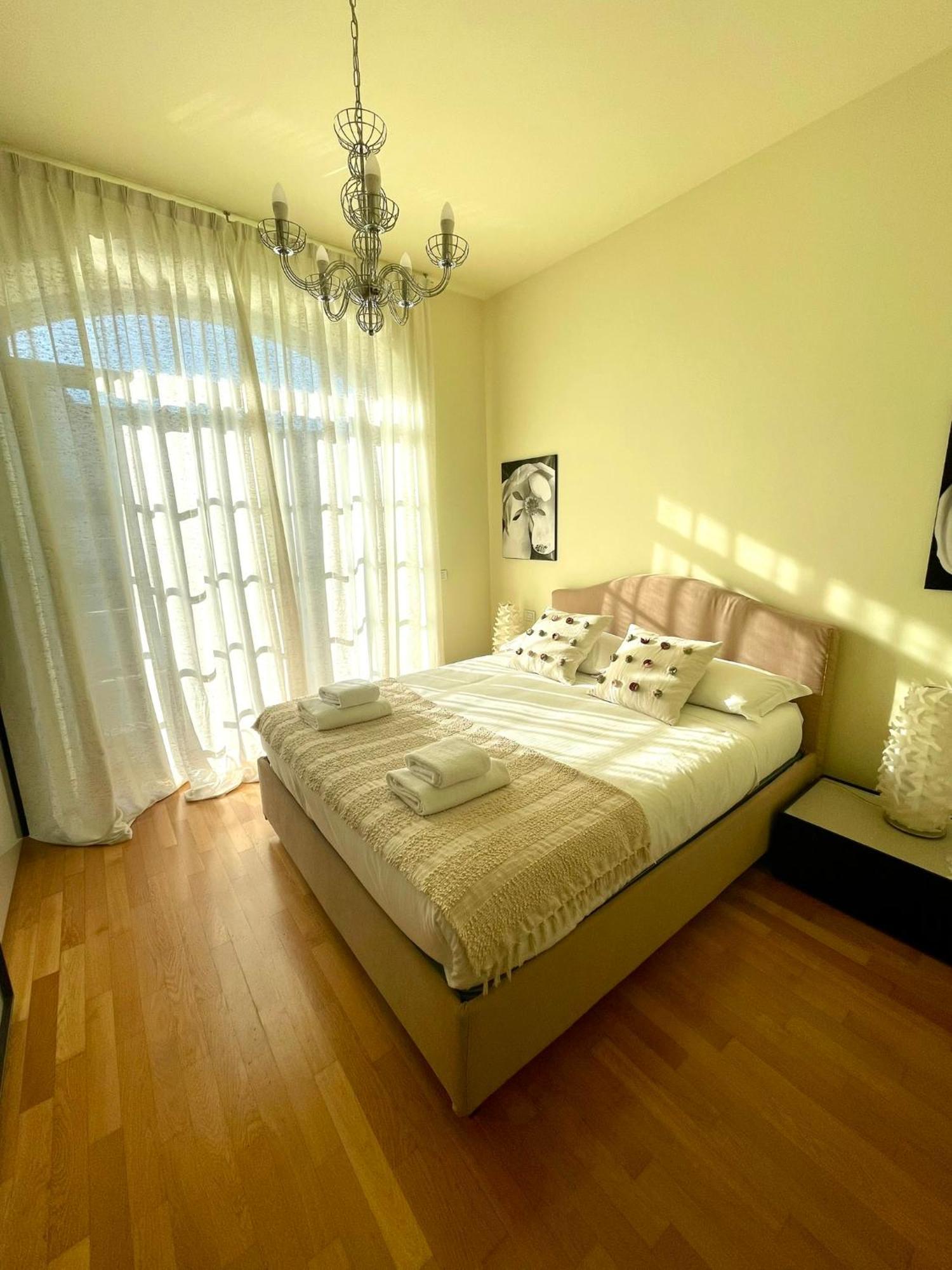 Luxury Four-Room Apartment In Monza Centro - 2 Min Walk To Train Station Exteriér fotografie